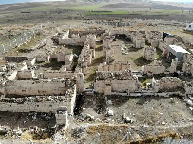 Amorium Antik Kenti turizme açılmayı bekliyor Amorium Antik Kenti turizme açılmayı bekliyor