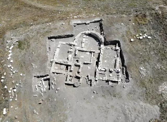 Amorium Antik Kenti turizme açılmayı bekliyor Amorium Antik Kenti turizme açılmayı bekliyor
