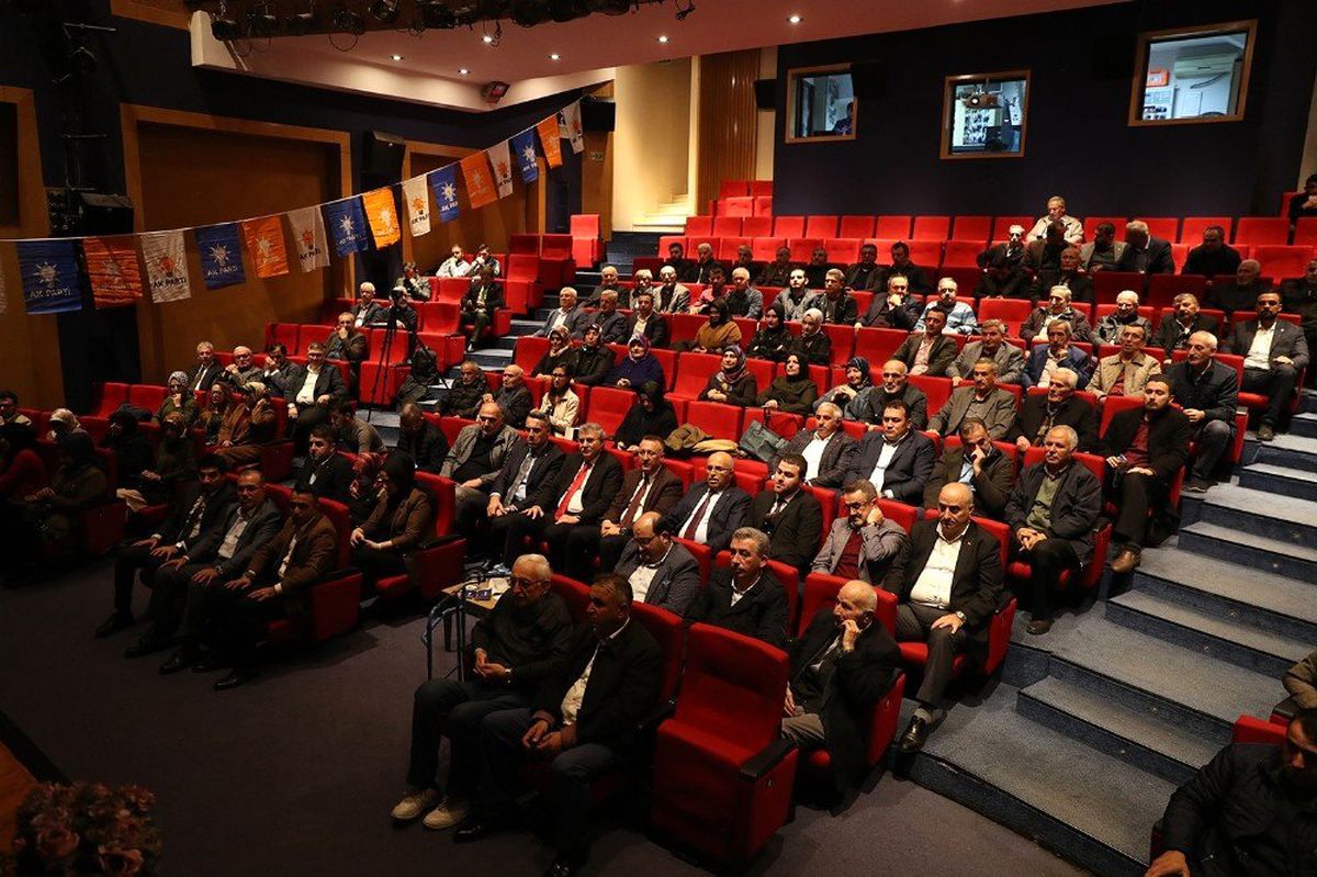 Başkan Yüce, AK Parti 63'ncü Adapazarı Danışma Meclisine katıldı