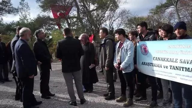 Çanakkale Savaşları kahramanlarından Seyit Onbaşı kabri başında anıldı Çanakkale Savaşları kahramanlarından Seyit Onbaşı kabri başında anıldı