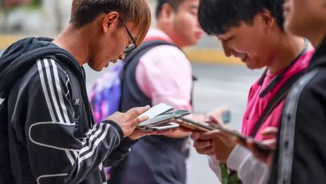 Çin'de cep telefonu kullanıcılarına yüz tarama zorunluluğu