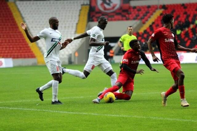 Denizlispor, Gaziantep'i 2-1 mağlup etti