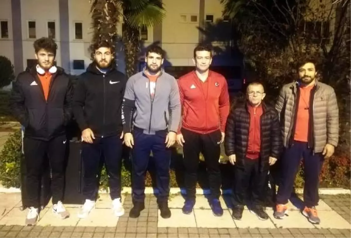 Grekoromen Güreş Milli Takımı, Moskova'dan dört madalya ile dönüyor