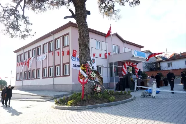 Hak-İş Hizmet-İş Sendikası Kocaseyit İlkokulu törenle açıldı Hak-İş Hizmet-İş Sendikası Kocaseyit İlkokulu törenle açıldı