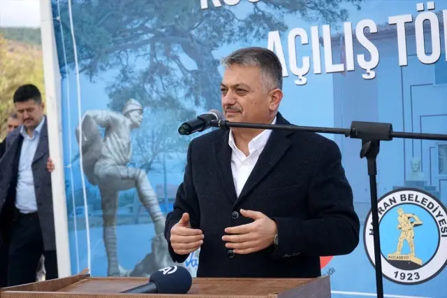 Hak-İş Hizmet-İş Sendikası Kocaseyit İlkokulu törenle açıldı Hak-İş Hizmet-İş Sendikası Kocaseyit İlkokulu törenle açıldı