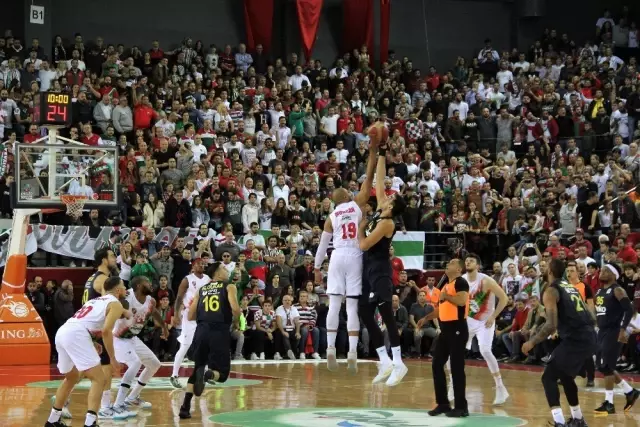 ING Basketbol Süper Ligi: Pınar Karşıyaka: 68 - Fenerbahçe Beko: 57 ING Basketbol Süper Ligi: Pınar Karşıyaka: 68 - Fenerbahçe Beko: 57