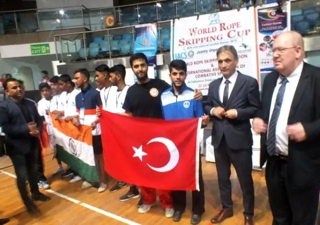 Jeet kune do sporcuları Hindistan'dan 2 altın madalyayla döndüler Jeet kune do sporcuları Hindistan'dan 2 altın madalyayla döndüler