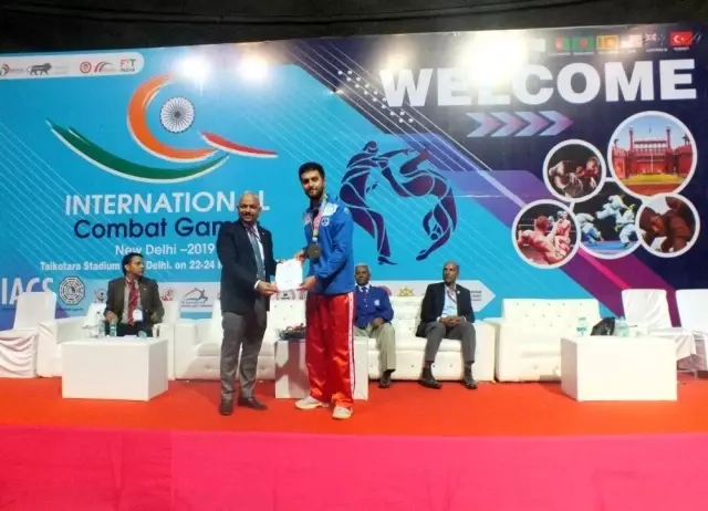 Jeet kune do sporcuları Hindistan'dan 2 altın madalyayla döndüler Jeet kune do sporcuları Hindistan'dan 2 altın madalyayla döndüler