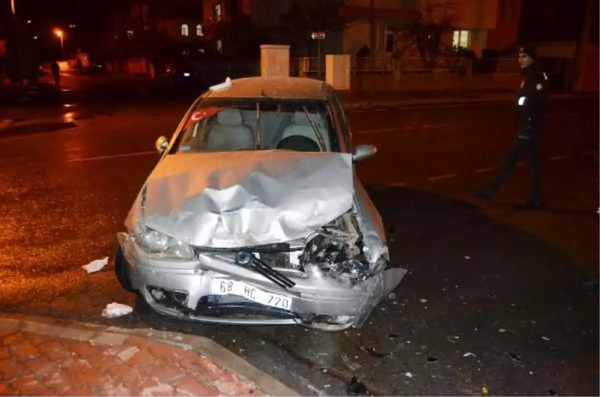 Otomobil ile minibüs çarpıştı: 7 yaralı