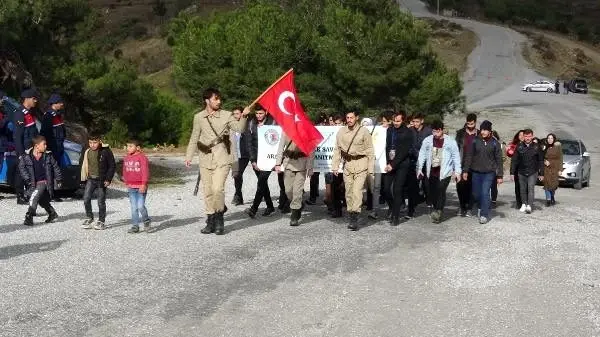 Seyit Onbaşı, ölümünün 80'inci yılında destan yazdığı tabyada anıldı (2) Seyit Onbaşı, ölümünün 80'inci yılında destan yazdığı tabyada anıldı (2)