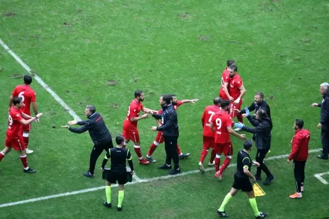 TFF 2. Lig: Samsunspor: 3 - Sarıyer: 0 TFF 2. Lig: Samsunspor: 3 - Sarıyer: 0