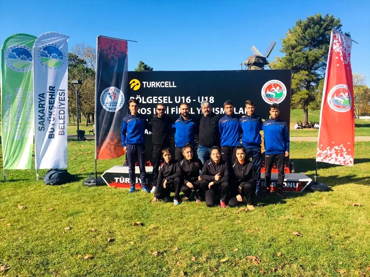 Vanlı atletler şampiyonadan madalyayla döndü