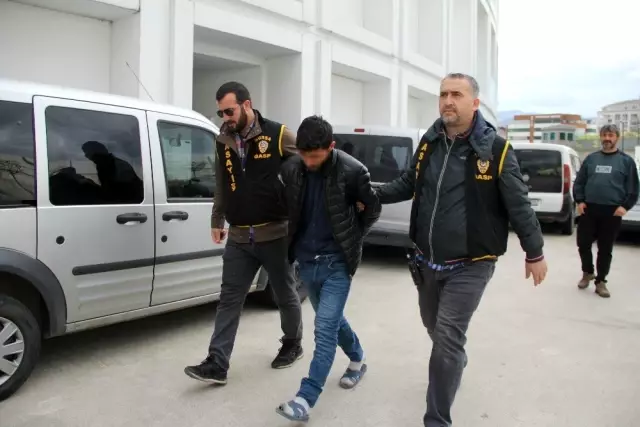 1,2 milyon liralık soygun...Ormana gömmüşlerdi...Altınları geri verdiler tahliye edildiler 1,2 milyon liralık soygun...Ormana gömmüşlerdi...Altınları geri verdiler tahliye edildiler