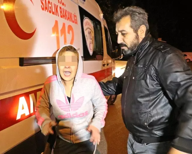 12 katlı apartmanın çatısından aşağı sarkan genç kadını film izler gibi izlediler 12 katlı apartmanın çatısından aşağı sarkan genç kadını film izler gibi izlediler