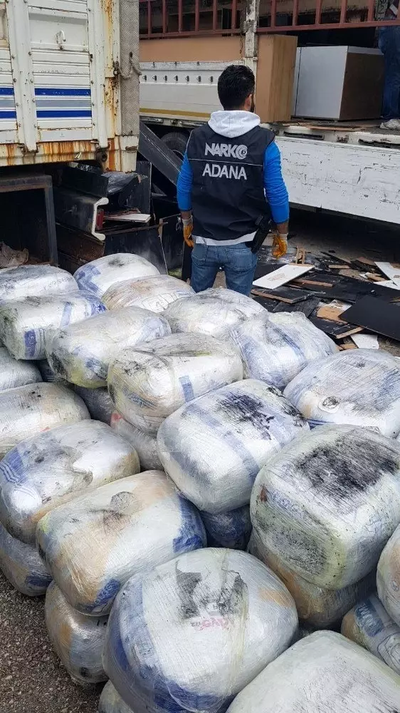 Adana'da 721 kilo esrar ele geçirildi