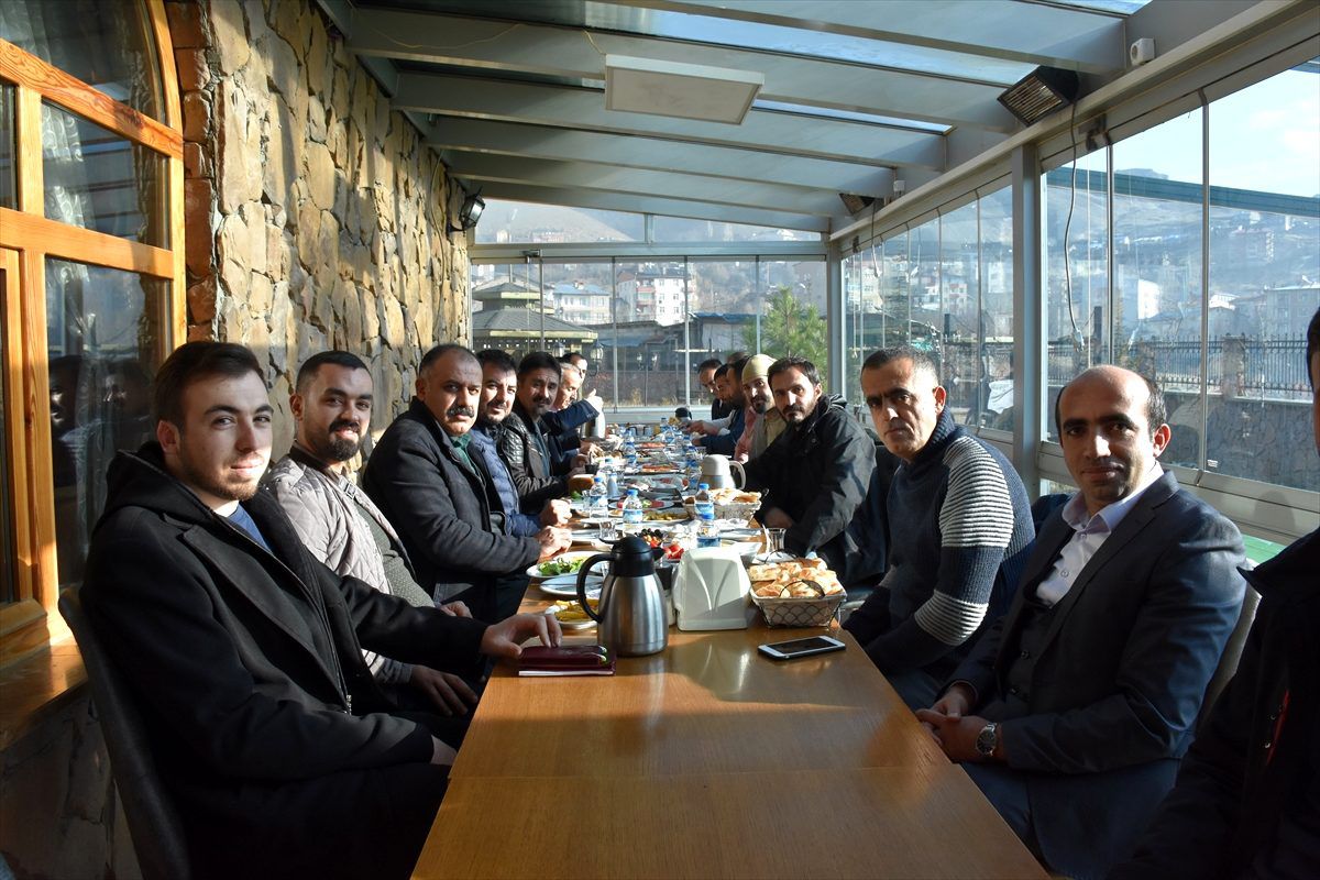 AK Parti İl Başkanı Gür, basın mensuplarıyla bir araya geldi