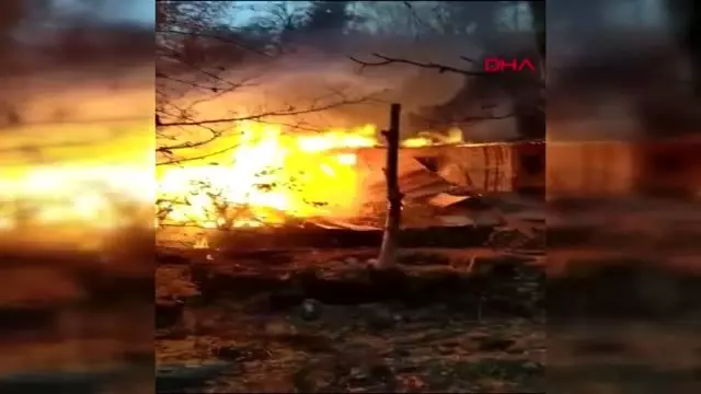 Artvin'de 2 ev yandı Artvin'de 2 ev yandı