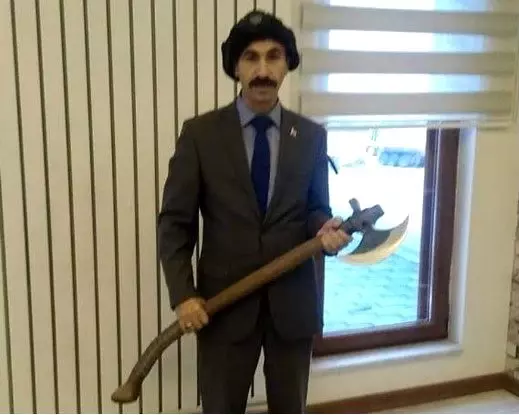 CHP ve İYİ Parti'ye hakaret eden baltalı müdüre soruşturma açıldı