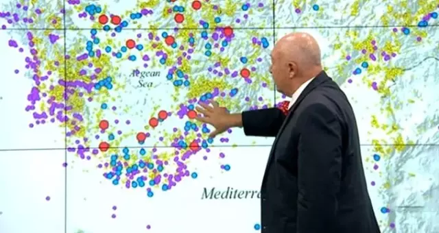 Deprem uzmanı Ahmet Ercan: İstanbul'da 2045 yılında gerçekleşecek 2 büyük deprem bekliyorum Deprem uzmanı Ahmet Ercan: İstanbul'da 2045 yılında gerçekleşecek 2 büyük deprem bekliyorum