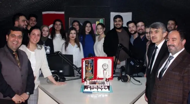 DPÜ Radyo Dumlupınar'ın 15. yaşı kutlandı DPÜ Radyo Dumlupınar'ın 15. yaşı kutlandı