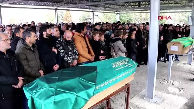 Erzincan-kaza kurbanı gurbetçi aileye son görev