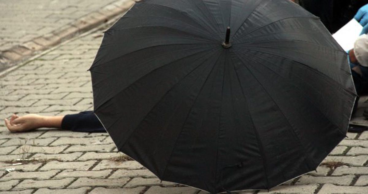 Öğretmen eşine 'Elveda Ayşem' mesajı gönderip 10. kattan atladı