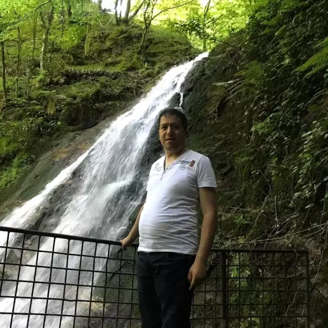 Fabrikanın çatısından düşen işçi öldü Fabrikanın çatısından düşen işçi öldü