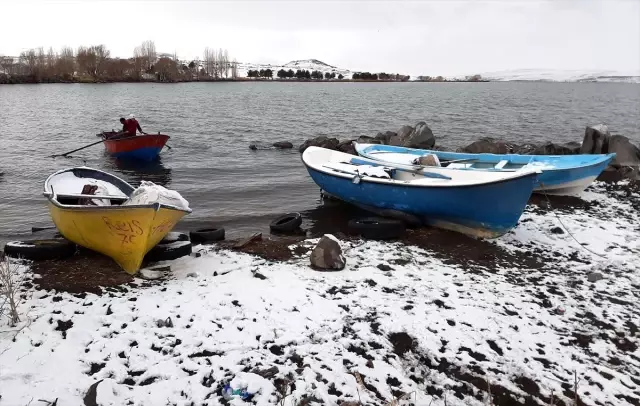 Karla kaplanan Çıldır'da kartpostallık görüntüler oluştu