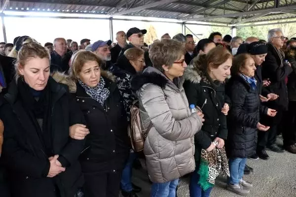 Kaza kurbanı gurbetçi aileye son görev