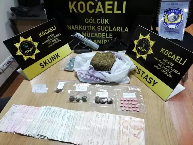 Kocaeli'deki uyuşturucu operasyonunda yakalanan 33 şüpheliden 12'si tutuklandı Kocaeli'deki uyuşturucu operasyonunda yakalanan 33 şüpheliden 12'si tutuklandı