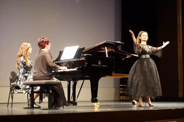 'Leyla Gencer: La Diva Turc' belgeseli İstanbul'da izleyiciyle buluştu 'Leyla Gencer: La Diva Turc' belgeseli İstanbul'da izleyiciyle buluştu