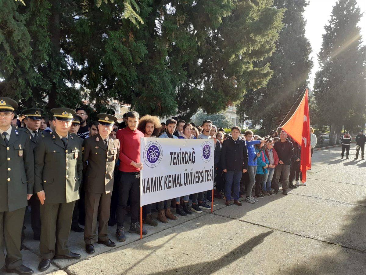 Namık Kemal, Gelibolu'daki kabri başında anıldı