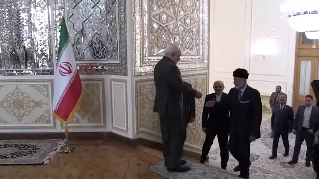 Umman Dışişleri Bakanı Bin Alevi Tahran'da Zarif ile görüştü Umman Dışişleri Bakanı Bin Alevi Tahran'da Zarif ile görüştü