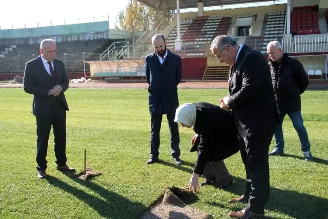 Vekil Akyol spor yatırımlarını inceledi Vekil Akyol spor yatırımlarını inceledi