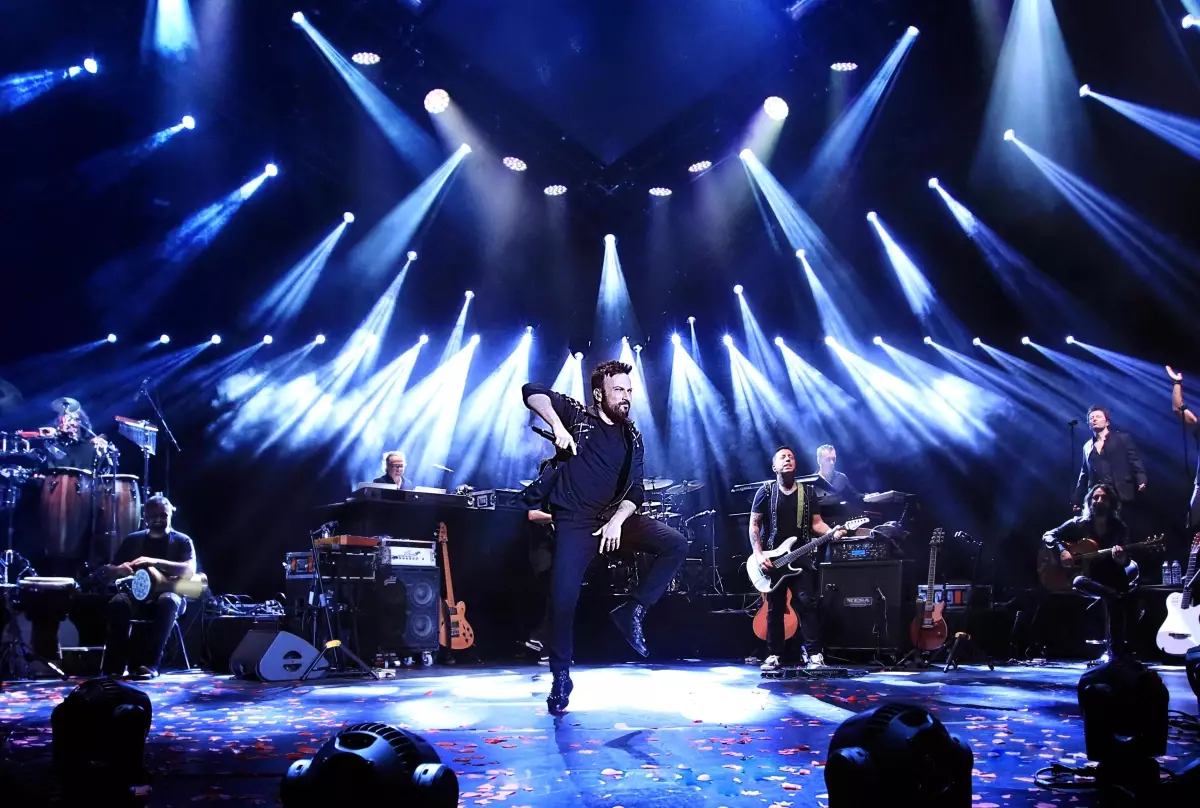 'Zürih, megastar Tarkan'ın şarkıları ile ısındı!'