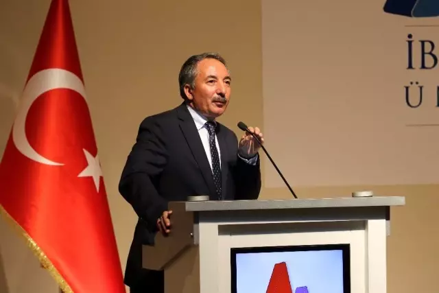 AİÇÜ'de 'Toplumsal Değişimde Kadın Erkek Rolleri ve Şiddet' konferansı düzenlendi AİÇÜ'de 'Toplumsal Değişimde Kadın Erkek Rolleri ve Şiddet' konferansı düzenlendi