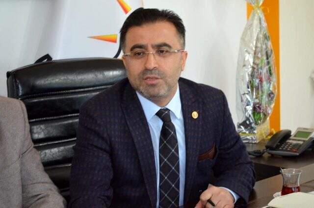 AK Parti Sözcüsü Çelik'e Davutoğlu ekibinden Şehir Üniversitesi yanıtı: Sen kimsin, YÖK'ün parti sözcüsü müsün?