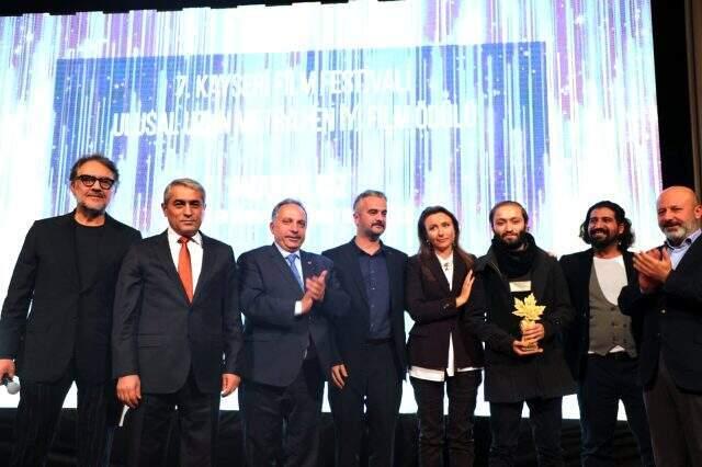 Altın Çınar, 'Omar ve Biz'in oldu