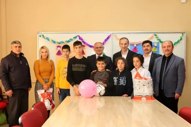 Başkan Öztürk Engelli Öğrencilerle Buluştu