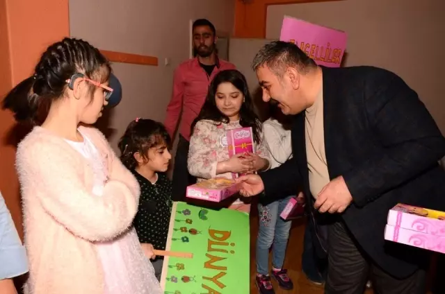 Başkan Sunar'dan ilgi özel öğrencilerden sevgi Başkan Sunar'dan ilgi özel öğrencilerden sevgi