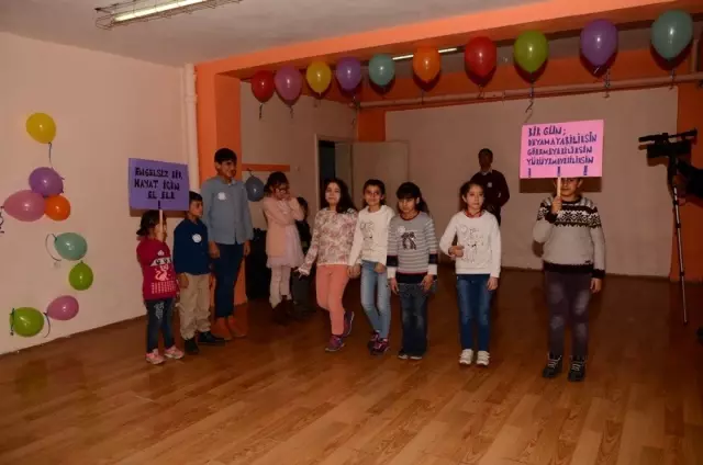 Başkan Sunar'dan ilgi özel öğrencilerden sevgi Başkan Sunar'dan ilgi özel öğrencilerden sevgi