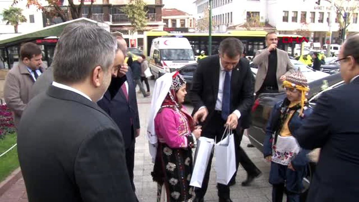 Bursa bakan selçuk gençlerimizin yeteneklerinin ortaya çıkmasını önemsiyoruz,