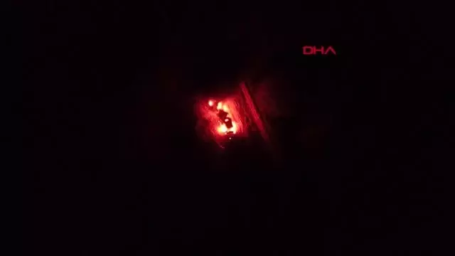Cip ormanlık alanda alev alev yandı Cip ormanlık alanda alev alev yandı