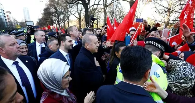 Cumhurbaşkanı Erdoğan, Londra'da büyük coşkuyla karşılandı