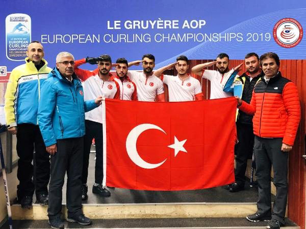 Curling Federasyonu'na 'asker selamı' soruşturması