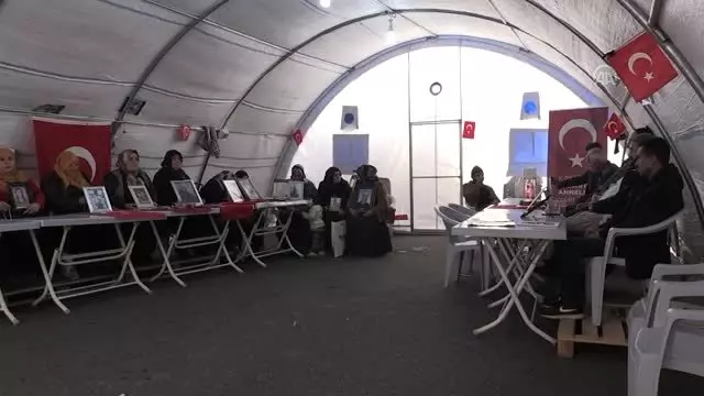 Diyarbakır annelerinin evlat nöbeti 92'nci gününde Diyarbakır annelerinin evlat nöbeti 92'nci gününde