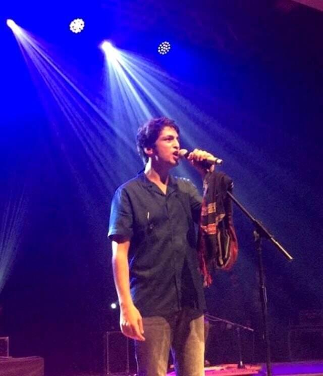Dün akşam Ankara'da konser veren Taner Ölmez, halay performansıyla herkesi mest etti