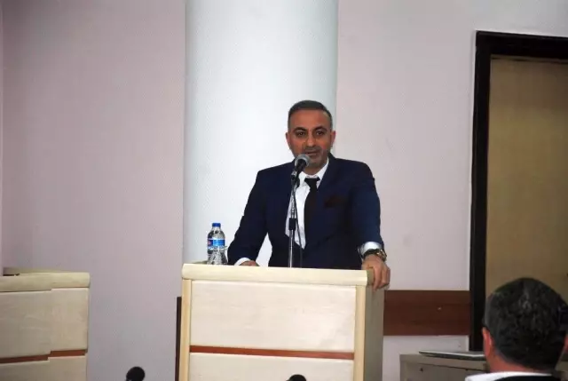 Ek gündem madde teklifleri Başkan Akay'ı da şaşırttı Ek gündem madde teklifleri Başkan Akay'ı da şaşırttı