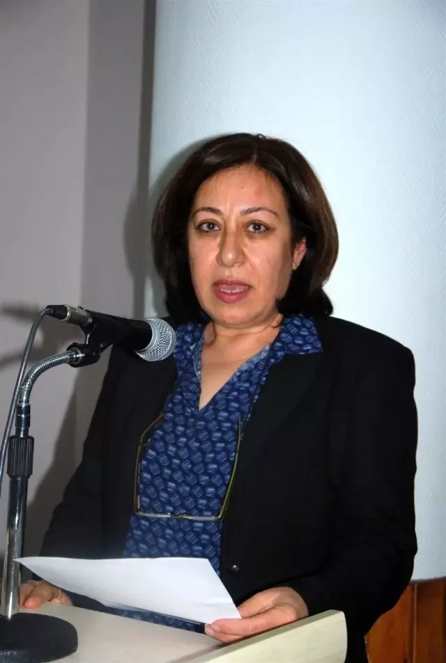 Ek gündem madde teklifleri Başkan Akay'ı da şaşırttı Ek gündem madde teklifleri Başkan Akay'ı da şaşırttı