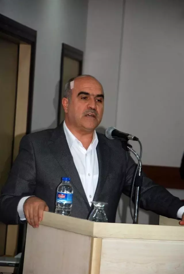 Ek gündem madde teklifleri Başkan Akay'ı da şaşırttı Ek gündem madde teklifleri Başkan Akay'ı da şaşırttı